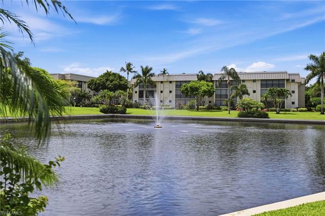 788 Park Shore DR H39, Naples, FL 34103