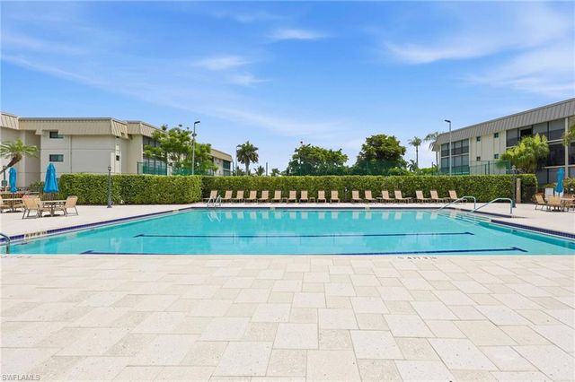 788 Park Shore DR H39, Naples, FL 34103