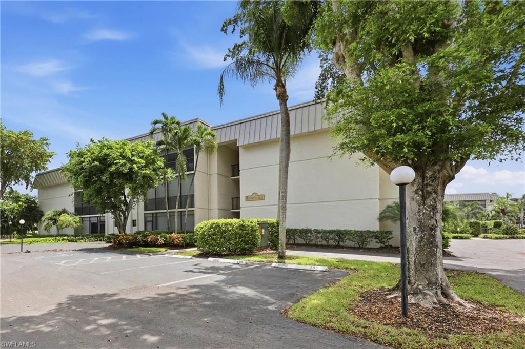 788 Park Shore DR H39, Naples, FL 34103