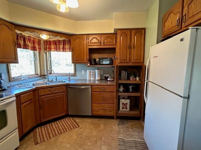 2015 Mary Avenue, Muskegon, MI 49444