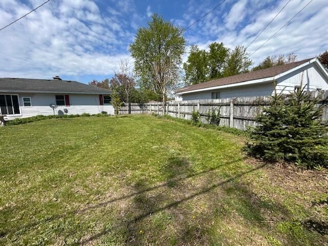 2015 Mary Avenue, Muskegon, MI 49444