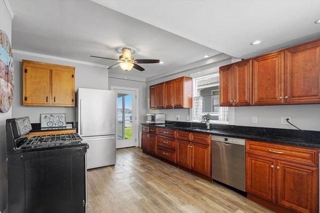 36 Sunset Ave, Hull, MA 02045