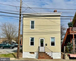 1017 W HIGH STREET, Pottstown, PA 19464