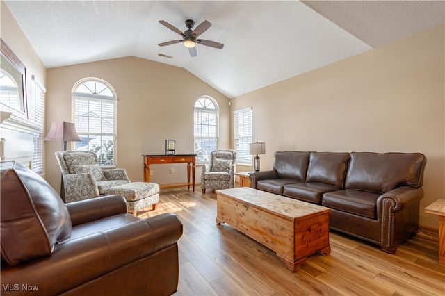 4200 NW Tannybrooke Lane NW B, Canton, OH 44718