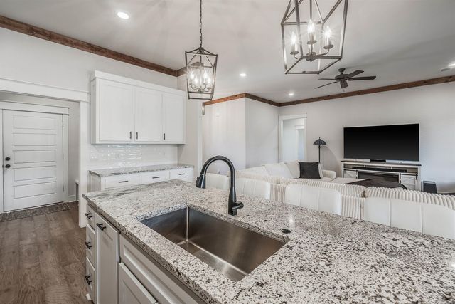 10600 Gunter Loop, Benton, AR 72019