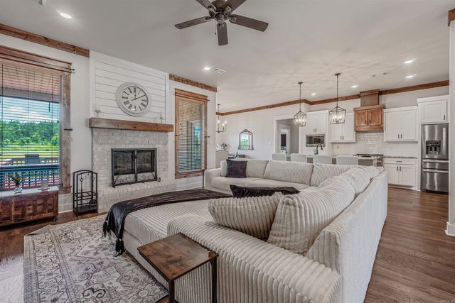 10600 Gunter Loop, Benton, AR 72019