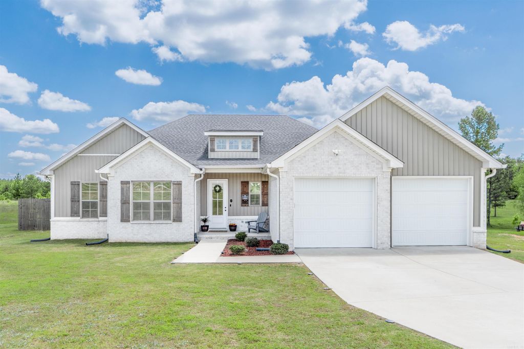 10600 Gunter Loop, Benton, AR 72019