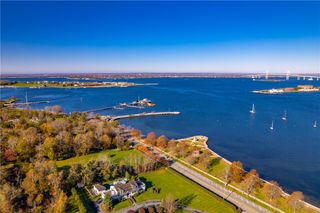 1 Harborview Drive, Newport, RI 02840