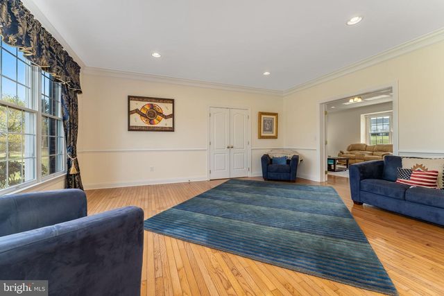 11 BAKER WAY, Pennington, NJ 08534