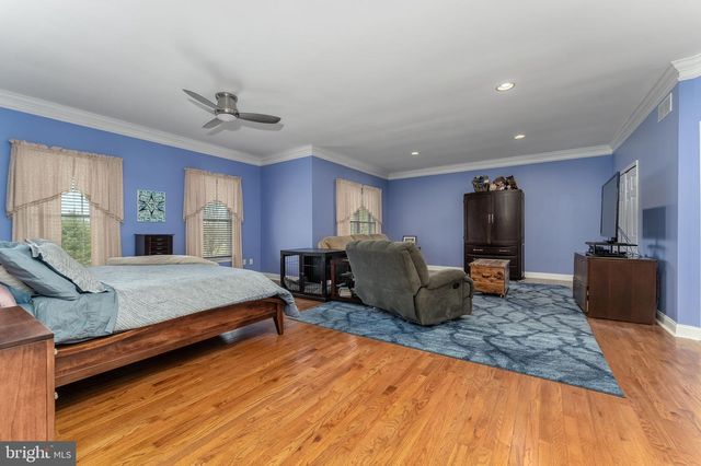 11 BAKER WAY, Pennington, NJ 08534