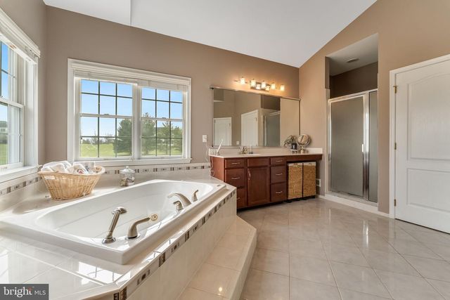 11 BAKER WAY, Pennington, NJ 08534