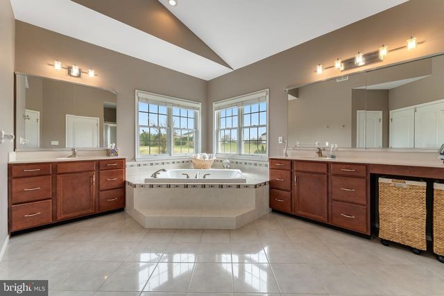 11 BAKER WAY, Pennington, NJ 08534