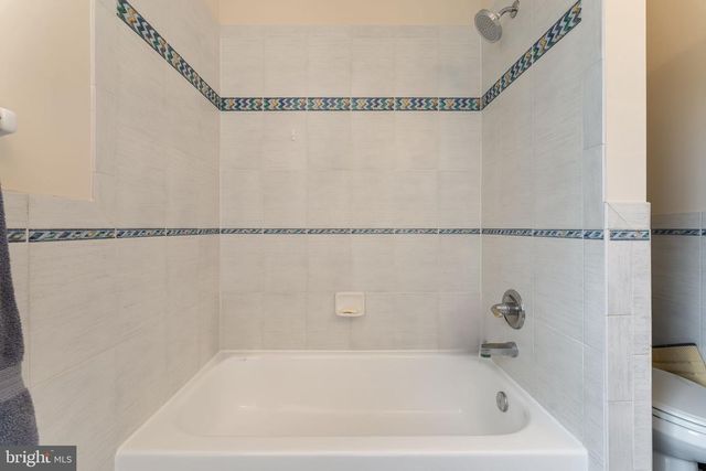 11 BAKER WAY, Pennington, NJ 08534