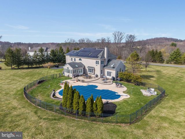 11 BAKER WAY, Pennington, NJ 08534