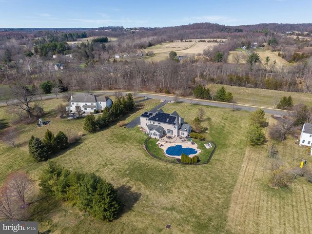 11 BAKER WAY, Pennington, NJ 08534