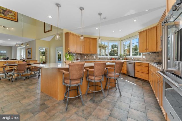 11 BAKER WAY, Pennington, NJ 08534