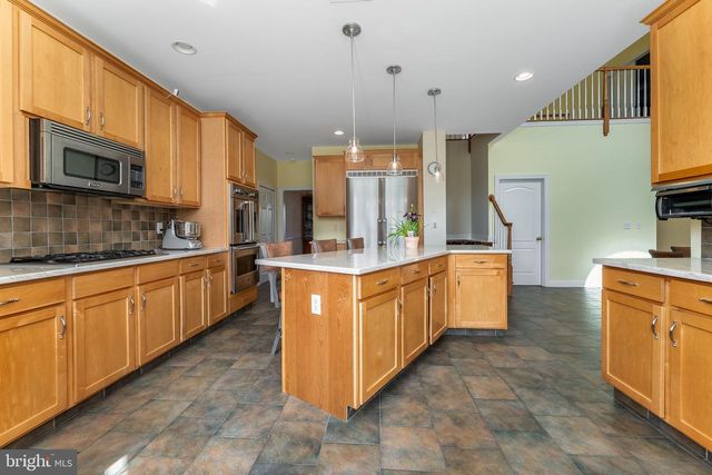 11 BAKER WAY, Pennington, NJ 08534