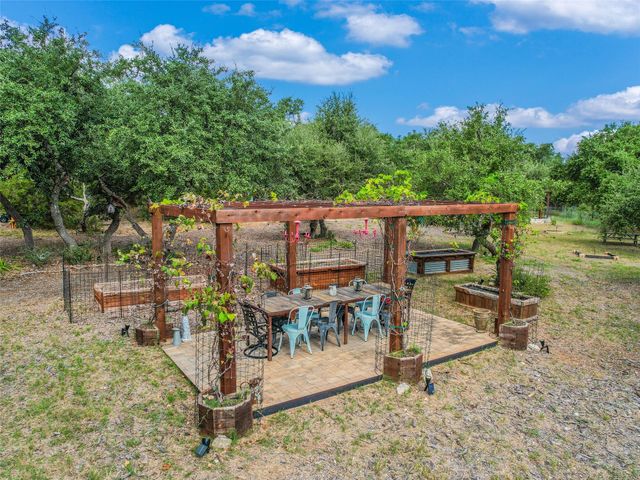 108 Ranchers Club LN, Driftwood, TX 78619