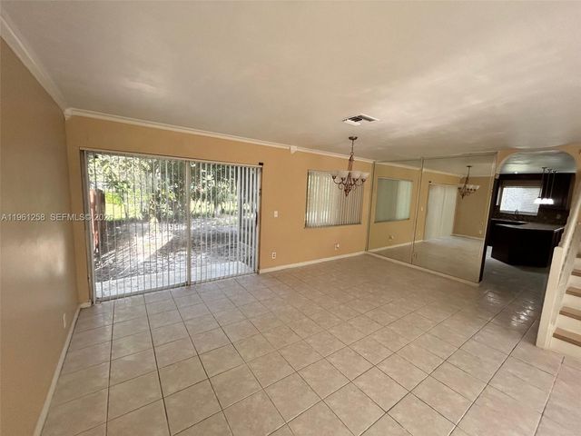 8801 SW 9th Ct, Pembroke Pines, FL 33025