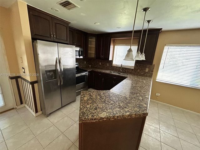 8801 SW 9th Ct, Pembroke Pines, FL 33025