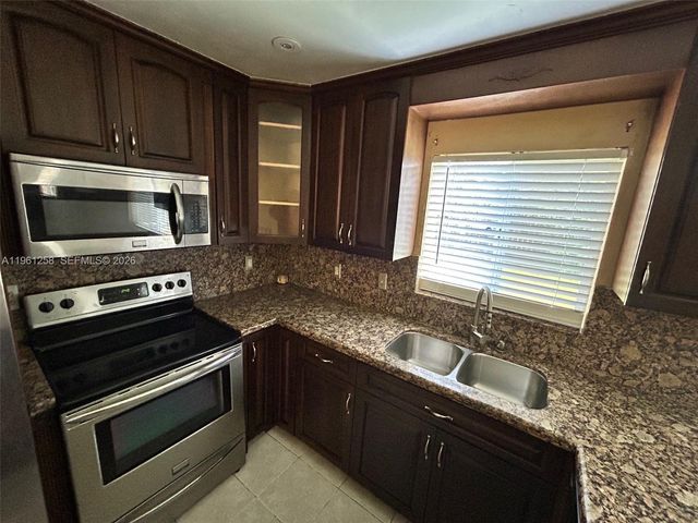 8801 SW 9th Ct, Pembroke Pines, FL 33025