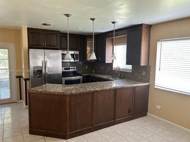 8801 SW 9th Ct, Pembroke Pines, FL 33025