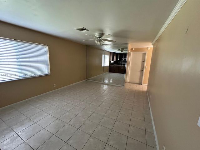 8801 SW 9th Ct, Pembroke Pines, FL 33025