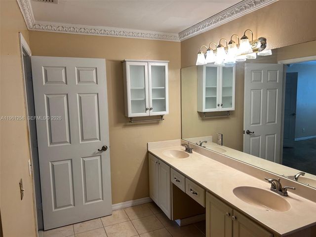 8801 SW 9th Ct, Pembroke Pines, FL 33025