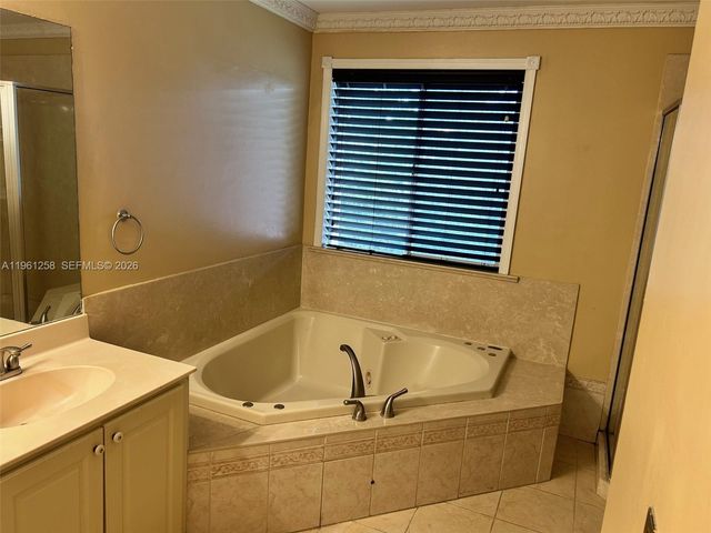 8801 SW 9th Ct, Pembroke Pines, FL 33025