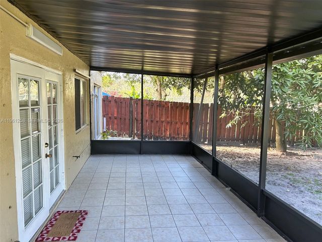 8801 SW 9th Ct, Pembroke Pines, FL 33025