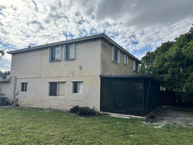 8801 SW 9th Ct, Pembroke Pines, FL 33025