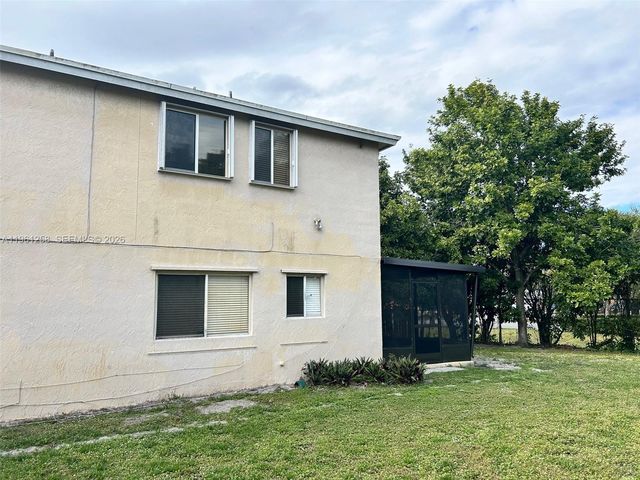 8801 SW 9th Ct, Pembroke Pines, FL 33025