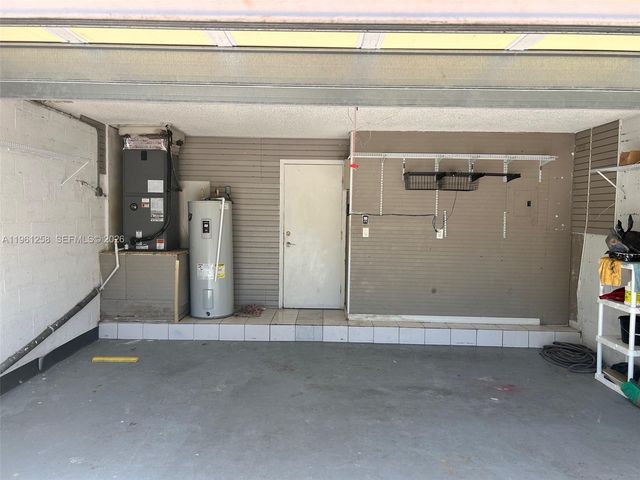 8801 SW 9th Ct, Pembroke Pines, FL 33025