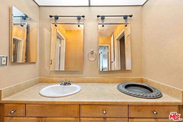 5651 Sumner Way 203, Culver City, CA 90230