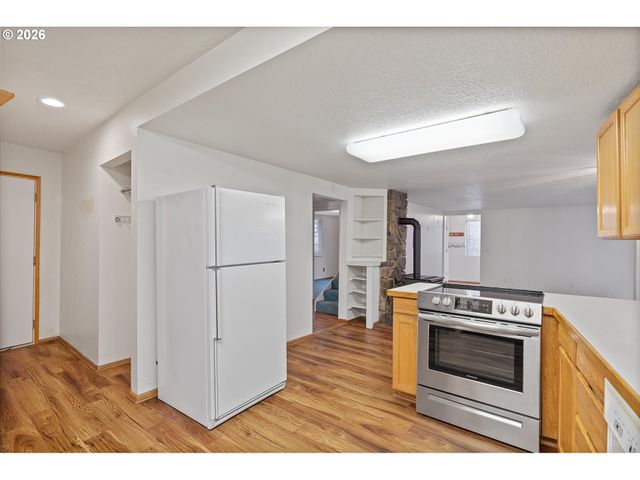 3607 Nw PORT Ave, Lincoln City, OR 97367