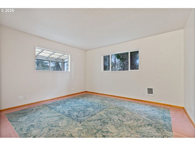 3607 Nw PORT Ave, Lincoln City, OR 97367