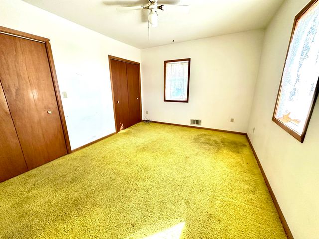 421 E Main Street, Ossian, IA 52161