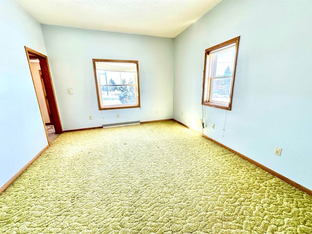 421 E Main Street, Ossian, IA 52161