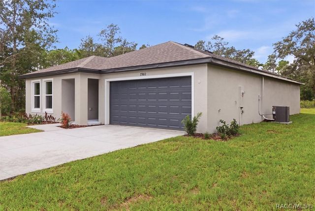7982 N Susan Avenue, Dunnellon, FL 34433