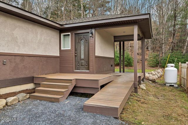 1422 Lake Avenue, Lake Luzerne, NY 12846