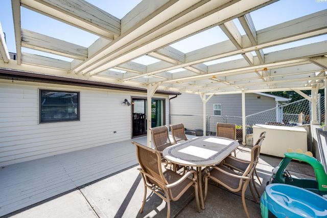 224 NW Sunrise Dr, Pullman, WA 99163