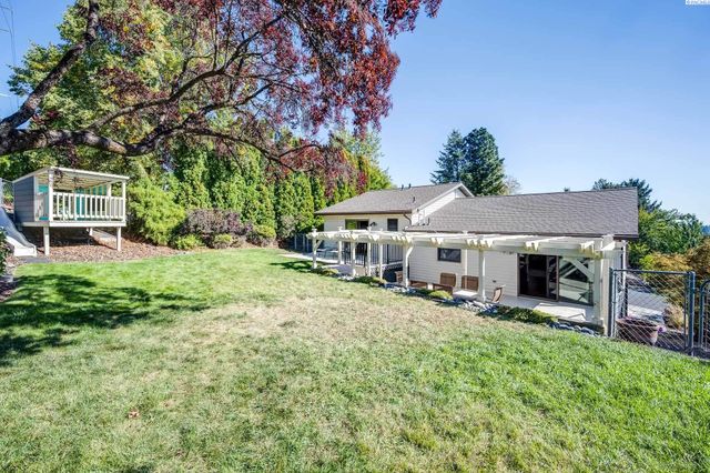 224 NW Sunrise Dr, Pullman, WA 99163