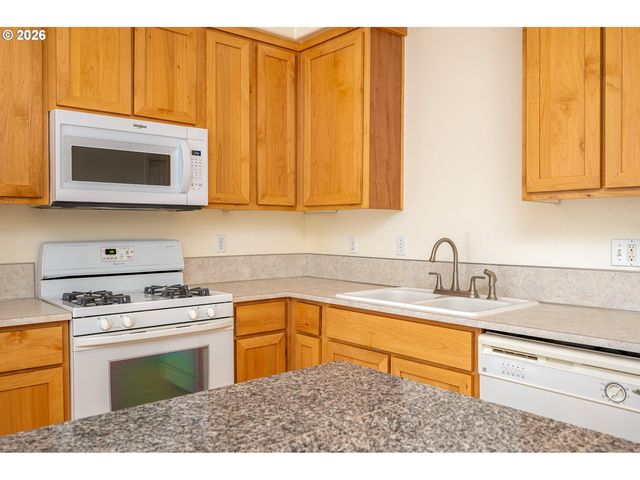 252 Nw ELEVEN MILE Ave, Gresham, OR 97030