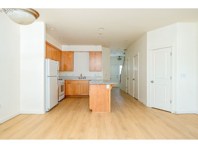 252 Nw ELEVEN MILE Ave, Gresham, OR 97030