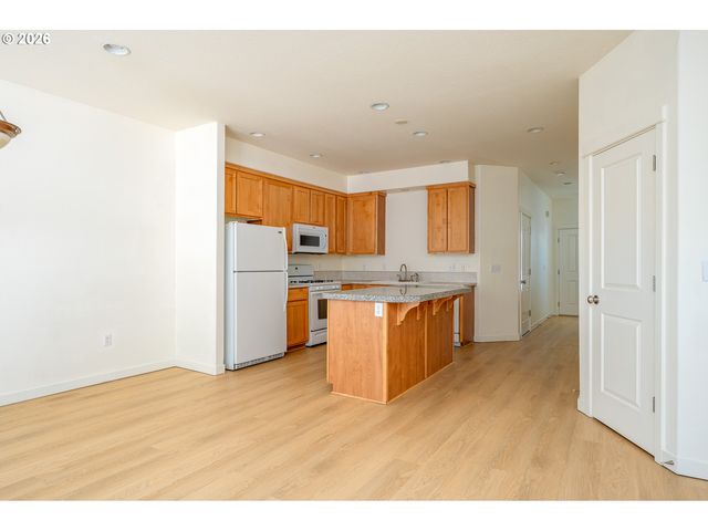 252 Nw ELEVEN MILE Ave, Gresham, OR 97030