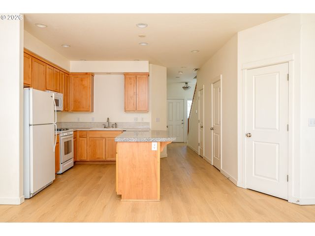 252 Nw ELEVEN MILE Ave, Gresham, OR 97030