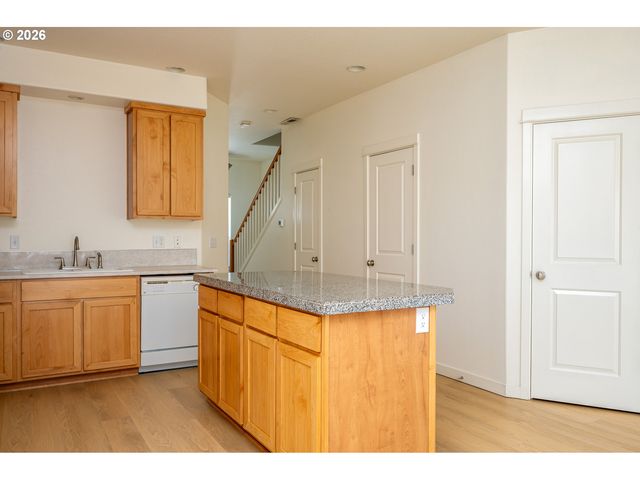 252 Nw ELEVEN MILE Ave, Gresham, OR 97030