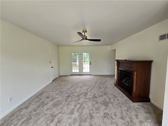 52 Meadow Ln Circle, Parkersburg, WV 26101