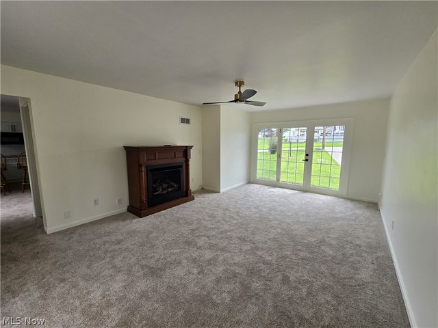 52 Meadow Ln Circle, Parkersburg, WV 26101
