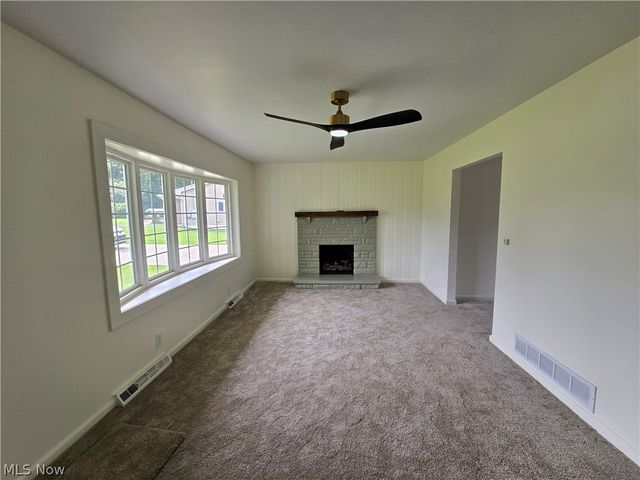 52 Meadow Ln Circle, Parkersburg, WV 26101